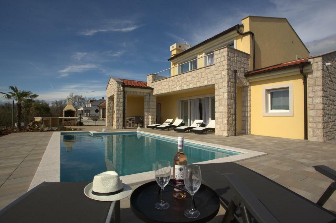 Luxury Villa Lidija Brzac Exterior photo