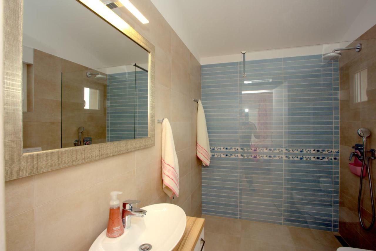 Luxury Villa Lidija Brzac Exterior photo